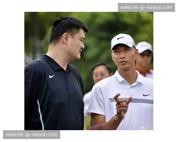 巨人背后的光影:当姚明遇见易建联,那不只是篮球,是整整一代人的青春主旋律